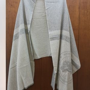 Canada Goose logo blanket scarf